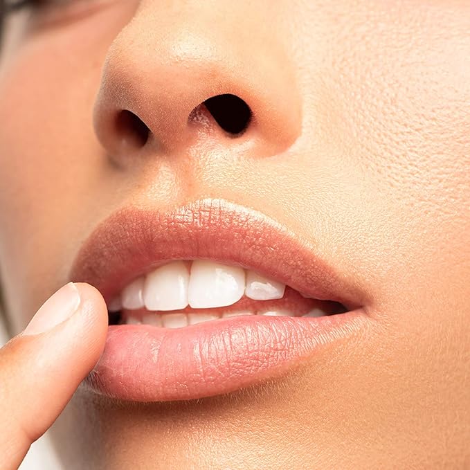True + Luscious Prep and Prime Duo - Angel Eyes Eyeshadow Primer (Light) & Flowerdose Moisturizing Lip and Eye Serum