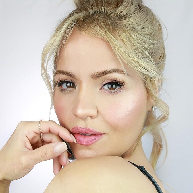 MoxieLash - Essentials Kit Vol 1 - Mini Liquid Magnetic Eyeliner, Two Sets of Premium Magnetic Lashes and Eyeliner Remover Swabs - Classy and Cheeky Lash Sets - Up to 60 Wears - No Glue & Mess Free