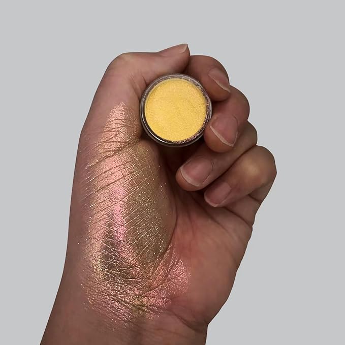 OnePearl Multichrome Eyeshadow image for beauty-focused consumers