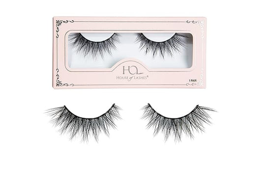 OnePearl lightweight false eyelashes image for beauty-focused consumers