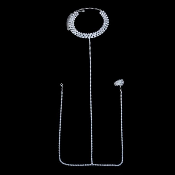 Wiwpar Boho Sparkly Silver Rhinestone Bra Necklace Body Chest Chain Belly Waist Chain Crystal Choker Body Necklace Sexy Summer Bikini Beach Nightclub Party Rave Body Chain for Women