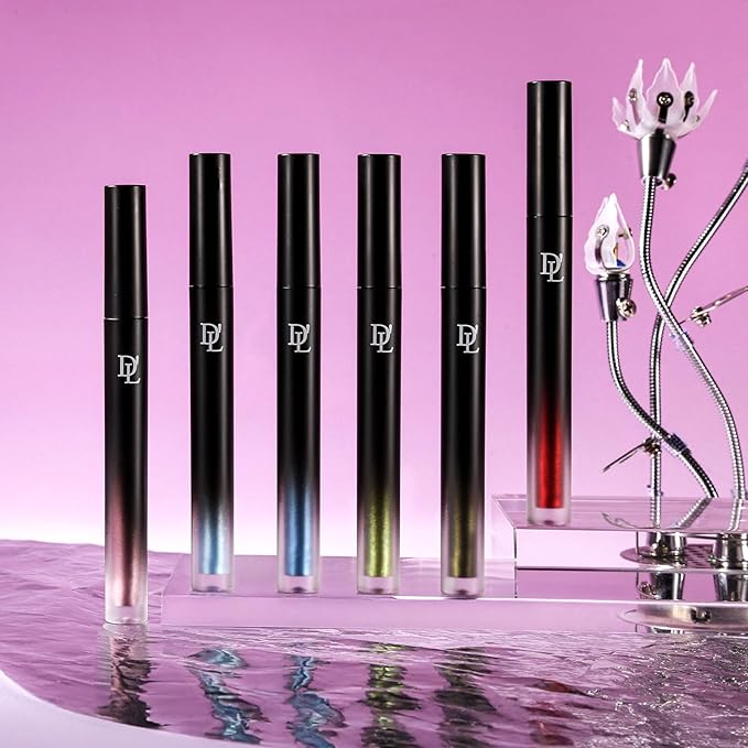 Liquid Shimmery Eyeshadow Light Blue Shinny Eyeshadow, Intense Color Payoff Korean Sparkling Eyeshadow, Long Lasting Quick-Drying Crease-resistant Eye Shadow with Metallic Finish, #11 Ice Blue